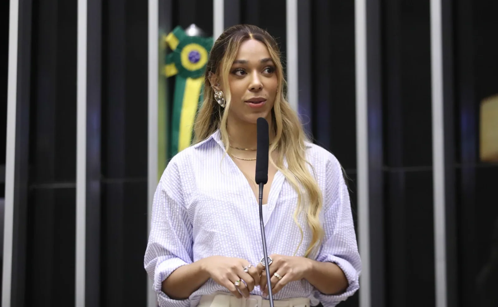 Deputada Erika Hilton pede investigação da Senacon sobre fim da mídia física no PlayStation